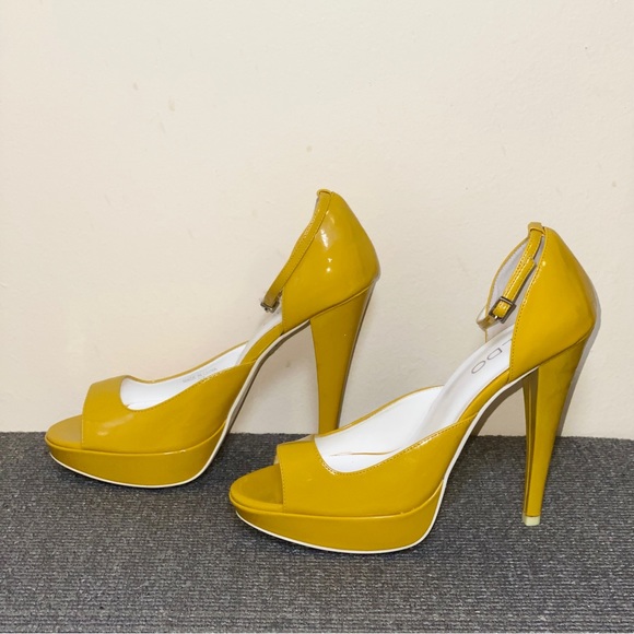 ALDO Patent Leather Platform Peep-toe Sandals - Picture 2 of 4